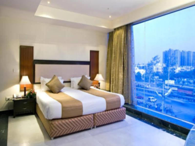 Clarks Inn, Pacific Mall Ghaziabad Exterior foto